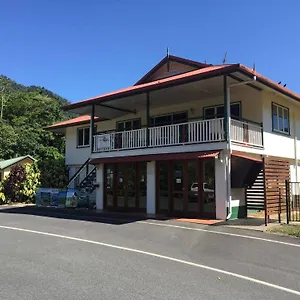 4* Hotel Big4 Crystal Cascades