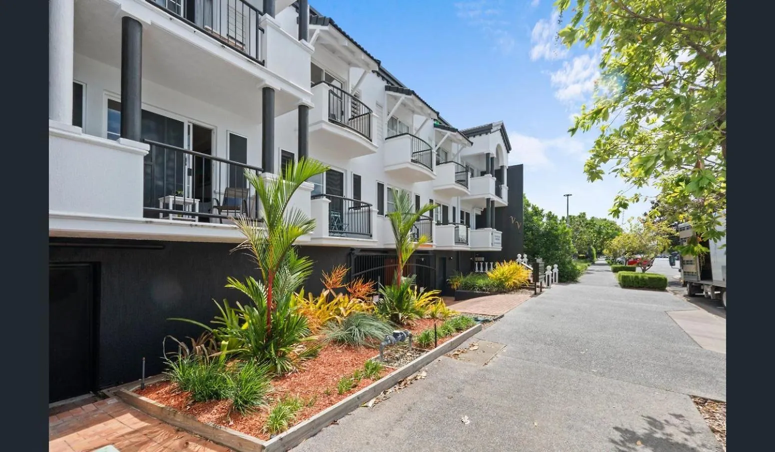 Villa Vaucluse Apartments Cairns