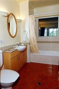 Villa Vaucluse Apartments Cairns